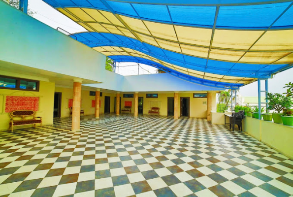 Hotel Samrat International