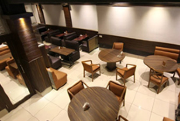 Hotel Executive Inn 4