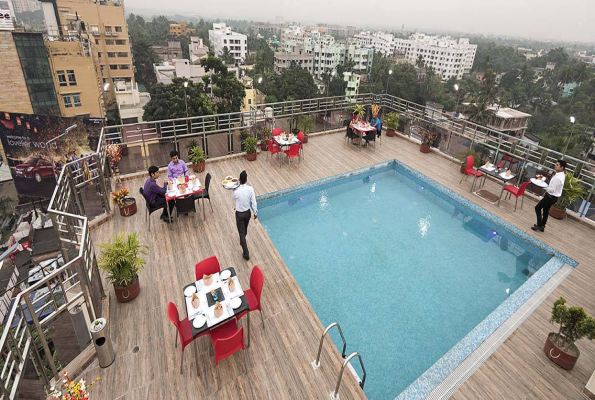 Regenta Inn Larica 1