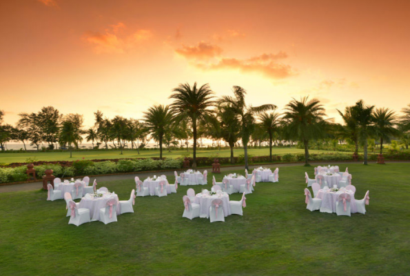 The Lalit Golf & Spa Resort 2
