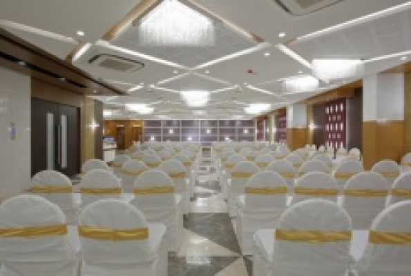 Hotel Pragati The Grand 4