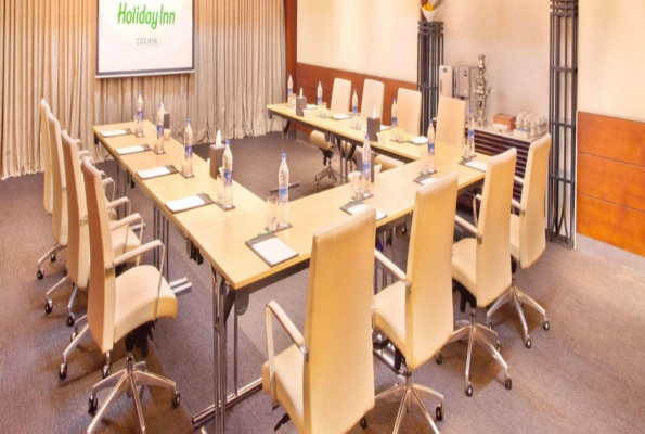Holiday Inn Cochin 4