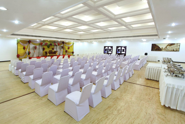 Hotel Abu Sarovar Portico 1