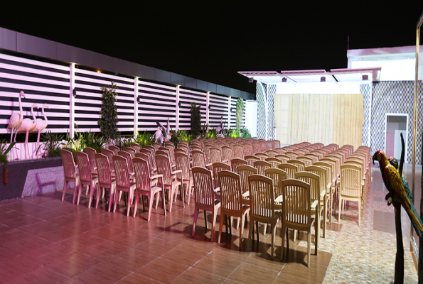 Hotel Sitara Grand 1