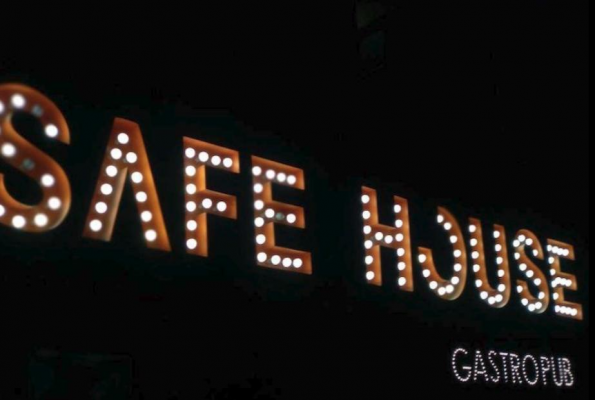 Safe House Gastro Pub 1
