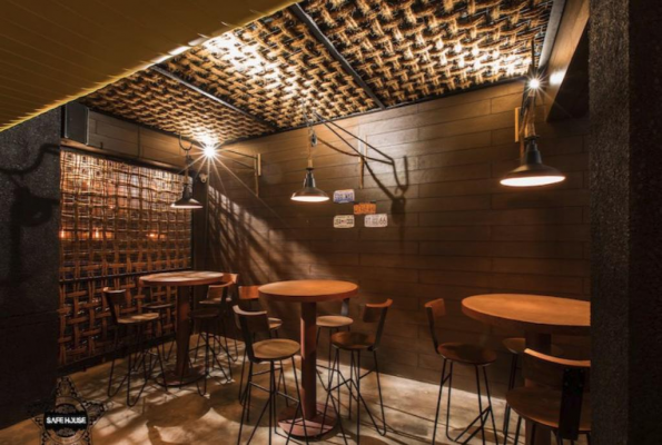 Safe House Gastro Pub 4