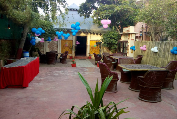 Odhani Restaurant & Cafe 1