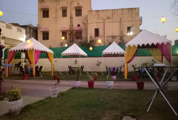 The Crown Plaza Guest House & Restaurant