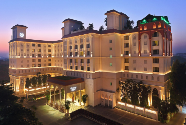Sheraton Grand Pune Bund Garden Hotel 4
