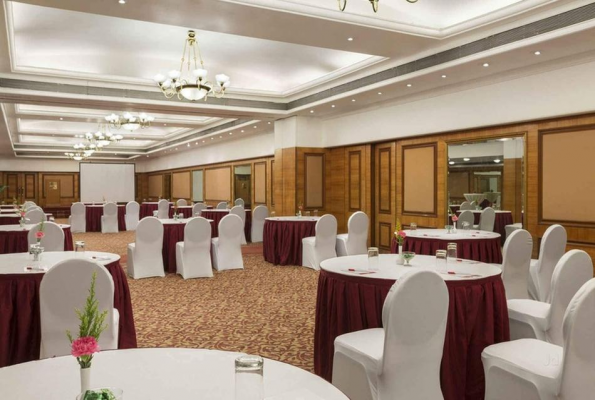 Ramada Plaza Palm Grove 4