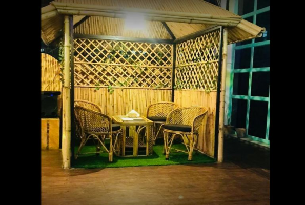 The Mask Cafe & Lounge 4