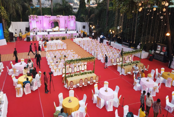 Peninsula Grand Hotel 1