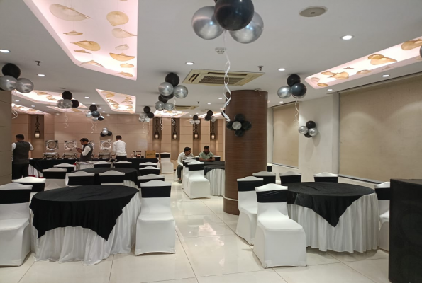 Hotel Solitaire Banquet & Lawn