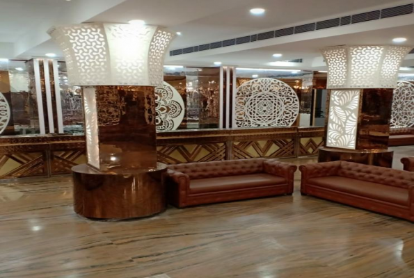 Oak Tree By Golden Plate