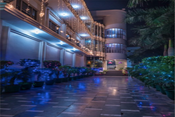 Hotel Samrat Heavens 3