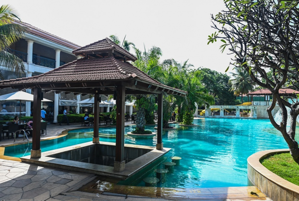 Palm Meadows Resort 5