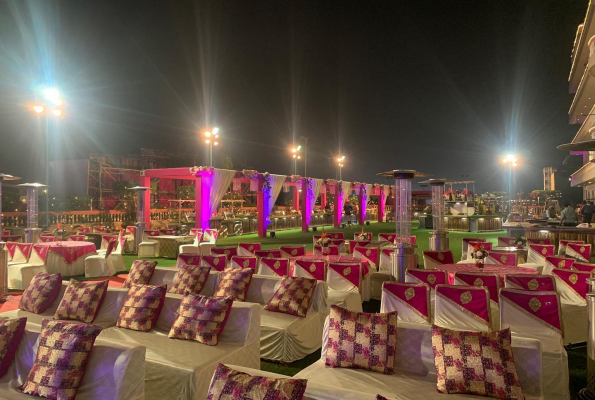 Chandra Mahal Garden