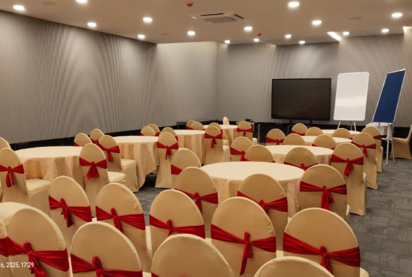 Ebony Boutique Hotel 1