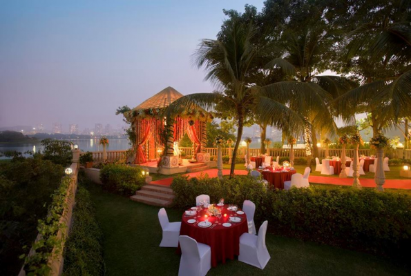 Renaissance Convention Centre Hotel 5