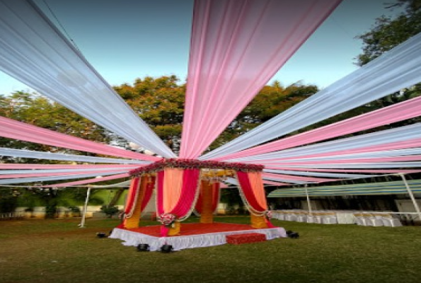 Digambar Hall And Lawns 2