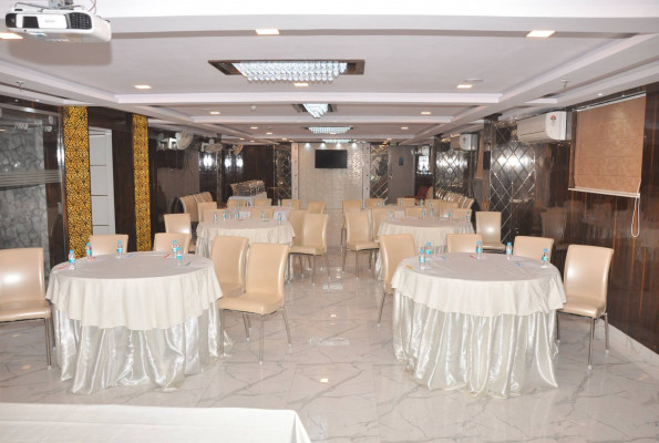 Hotel Glorious Rimrocks Palace 4