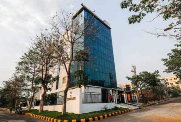 Hotel The Conclave 1