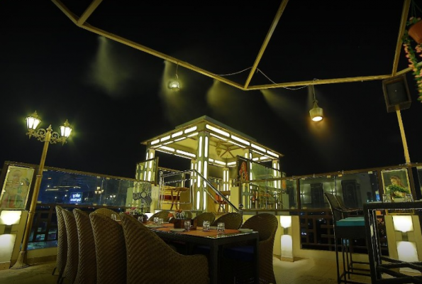 Skybytes Rooftop Restaurant 4