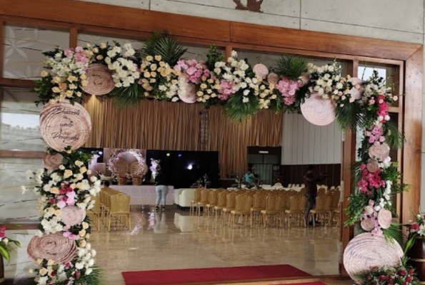 White Palace Hotel And Convention