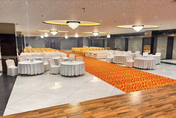 Neon The Disc & Banquet 3