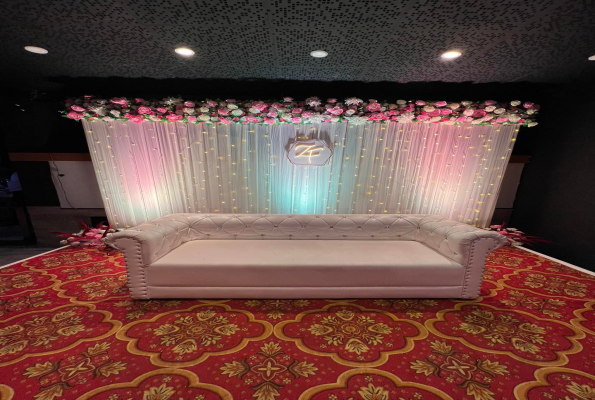 Neon The Disc & Banquet 4