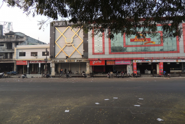 Classic Restaurant Treat 4