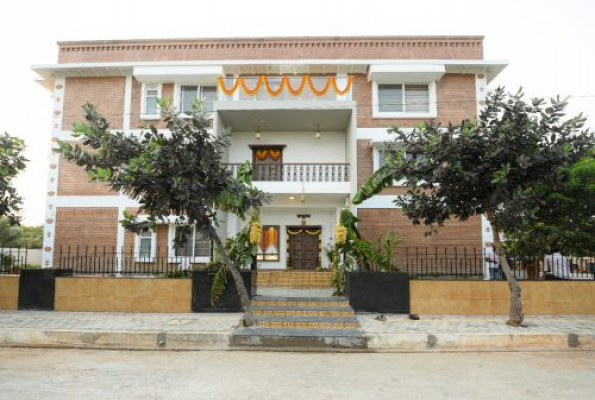 Chilukuri Pearl Palace Resort