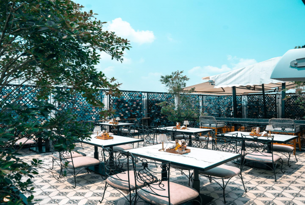 Tasa Kitchen Terrace & Bar