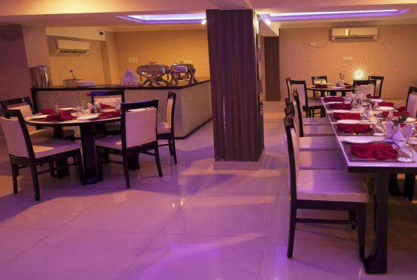 Hotel Pitrashish Grand 5