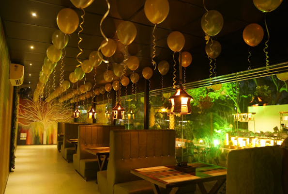 90s Cafe & Restaurant 1