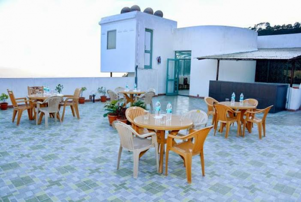 Sarvam Safari Lounge & Bar 3