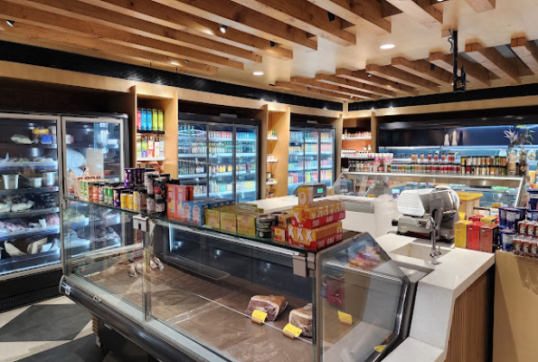 Aura Cafe & Infusion Bar 5