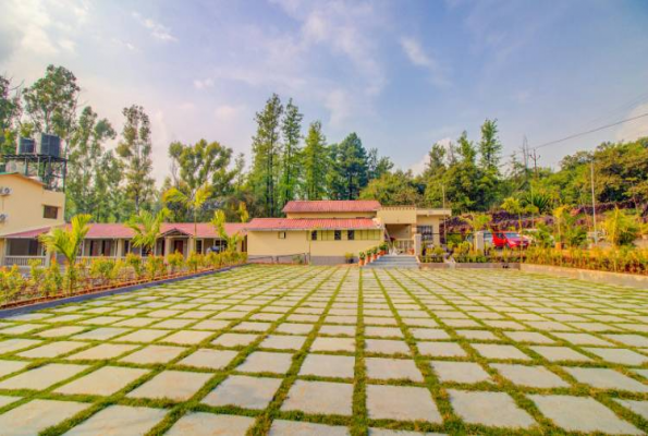 Hirkani Garden Restaurant & Lodging