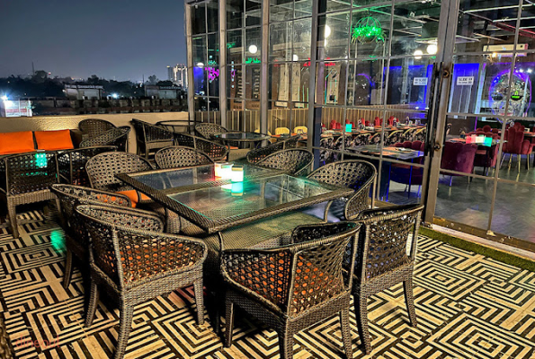 Tunight Terrace Restro & Banquet 4