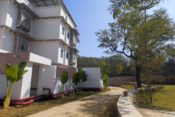 Daulatgarh Resort And Spa 2