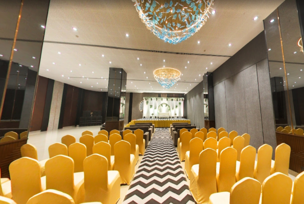 The Grand Exxoniic Hotel & Banquet 1