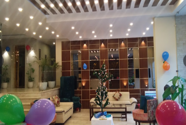 Zenq Signature Inn Mcleodganj 2
