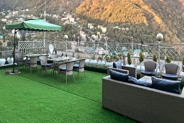 Hotel Gandhis Paradise 3