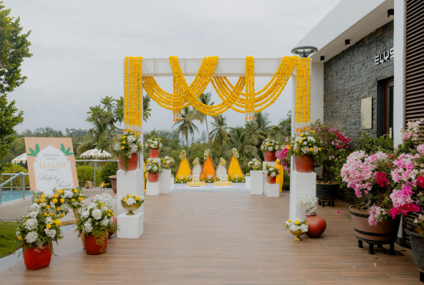 Cloud 9 Sarovar Premiere