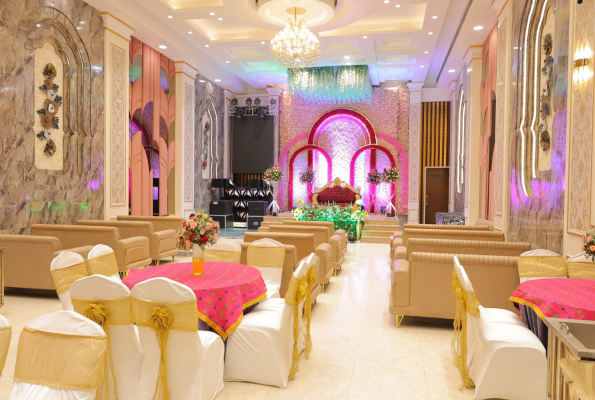 Milantra Green Banquet