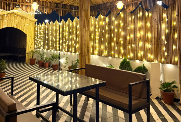 The Royal Casa Hotel & Banquet