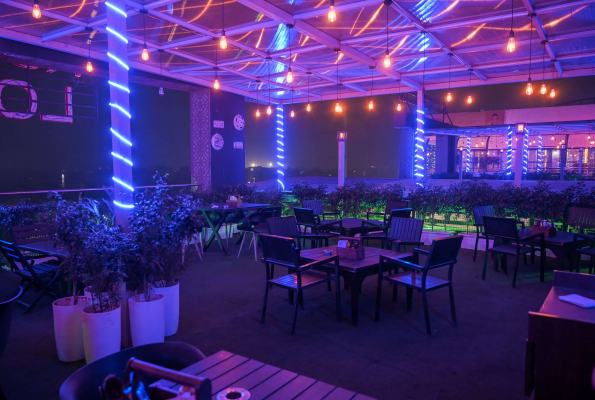 Drunken Affair Rooftop & Lounge