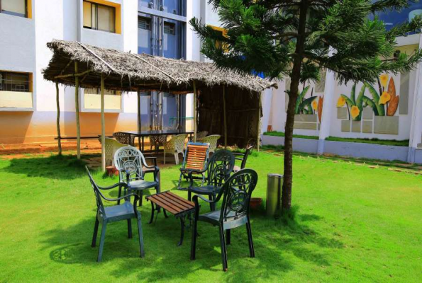 Hotel Online Suites 2