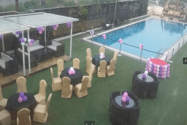 World Square Hotel 4