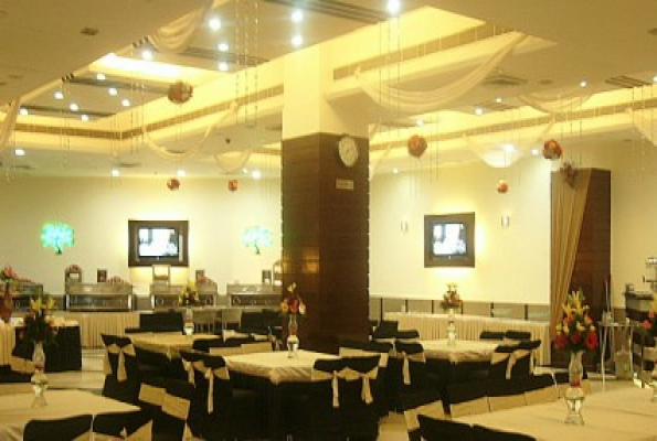 Avr Invitation Garden 1